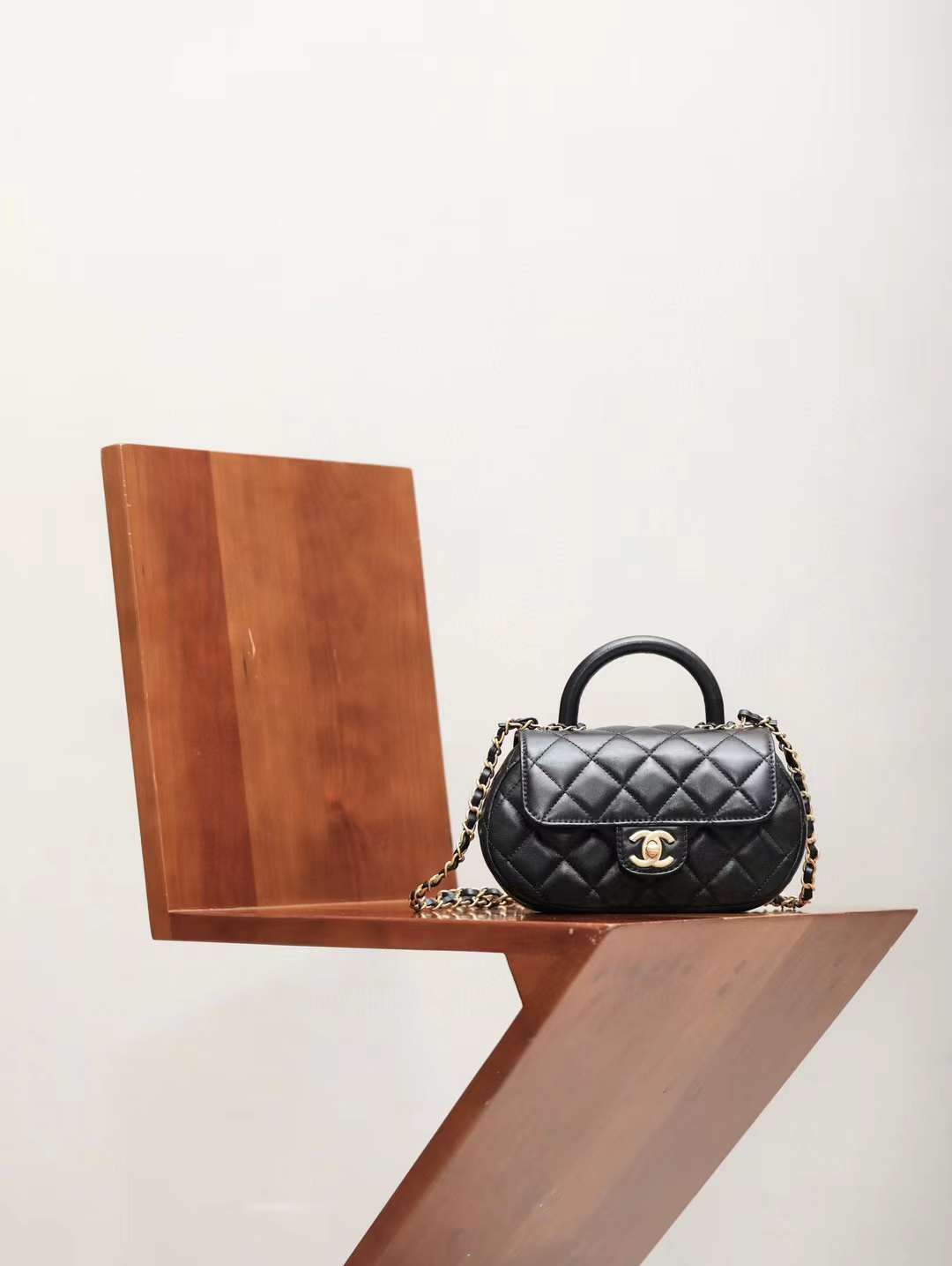 CHANEL 24C 手挽斜背包 黑色