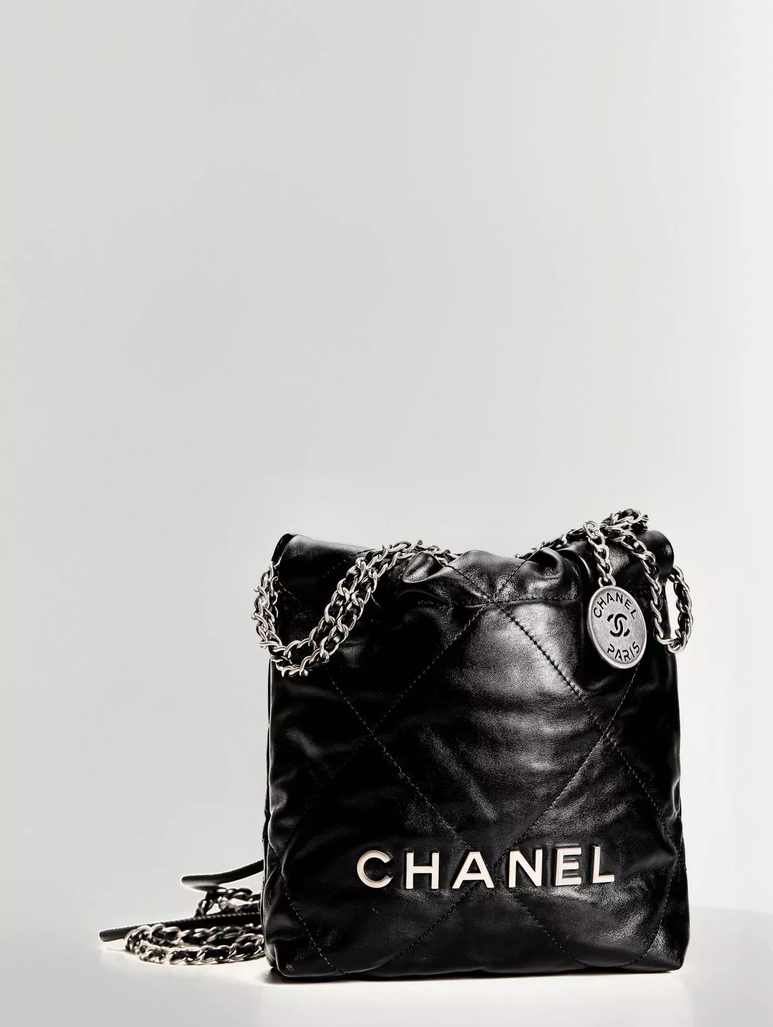 CHANEL 22BAG MINI 小水桶包 黑銀