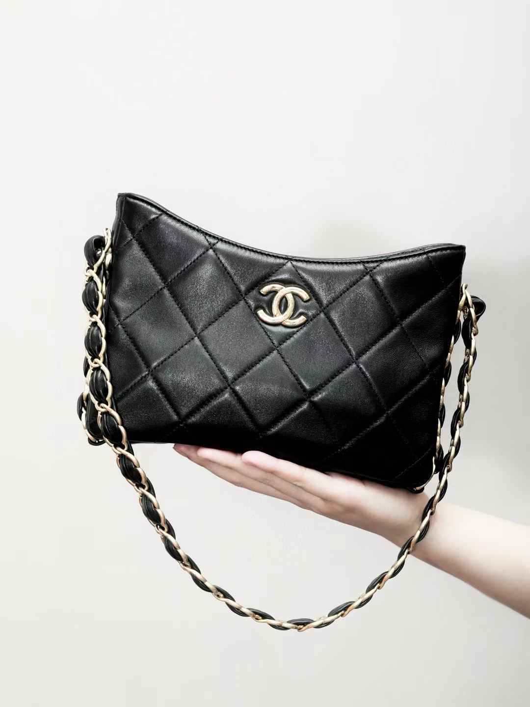 CHANEL 24K HOBO BAG 粗鏈條嬉皮腋下包