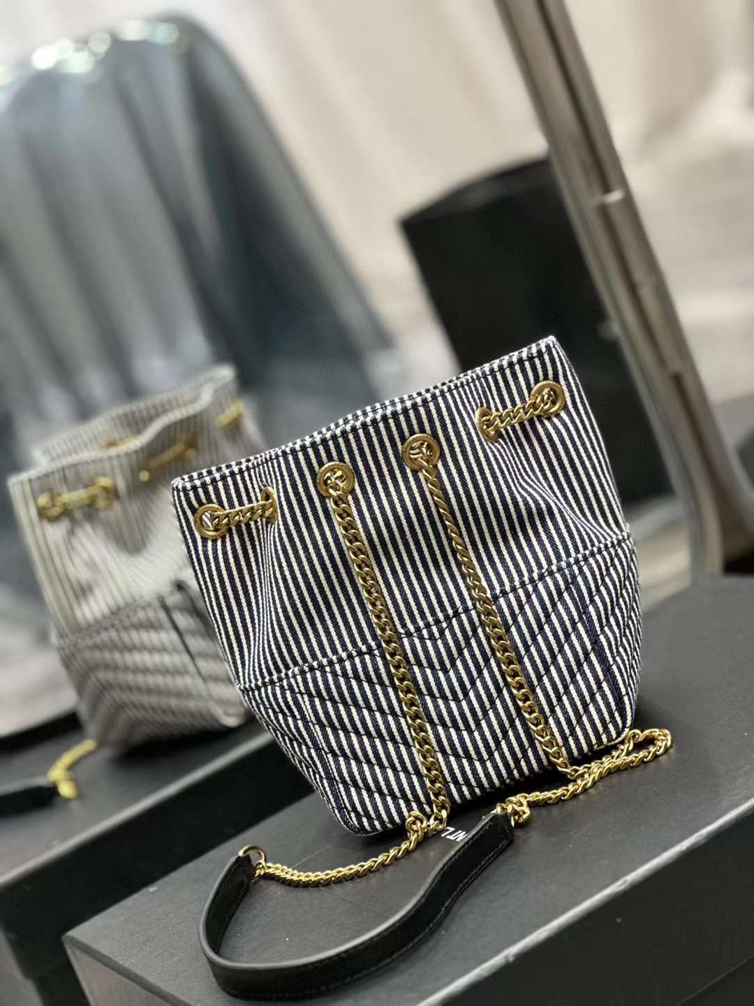 YSL JOE V型絎縫迷你水桶包 牛仔條紋金扣