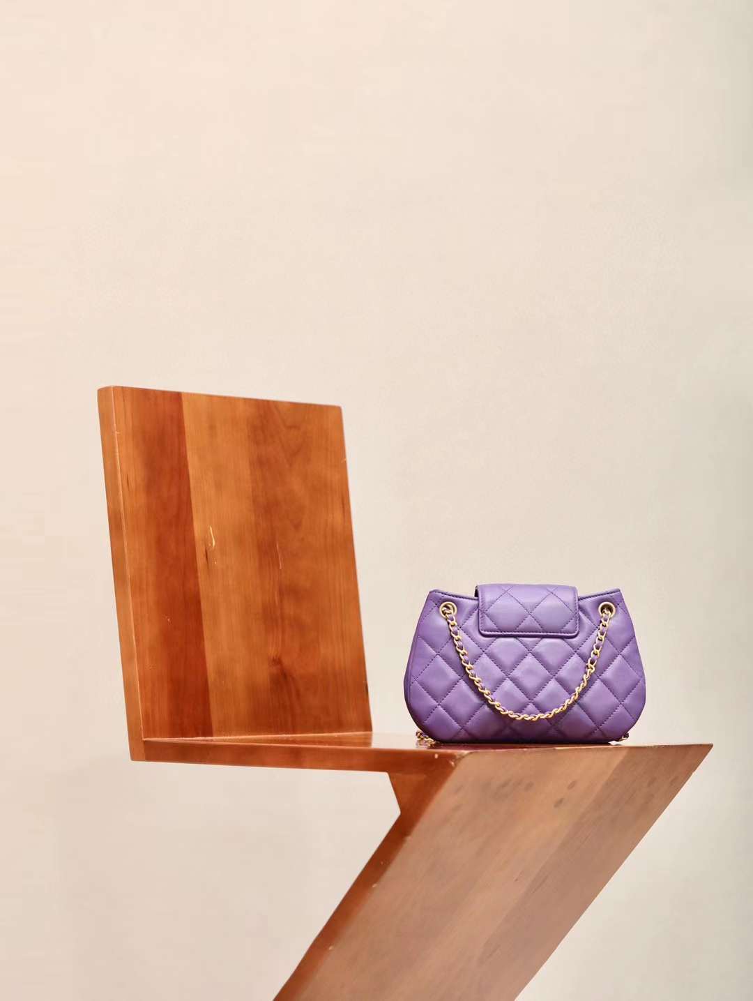 CHANEL 24C 大LOGO 郵差包 紫色