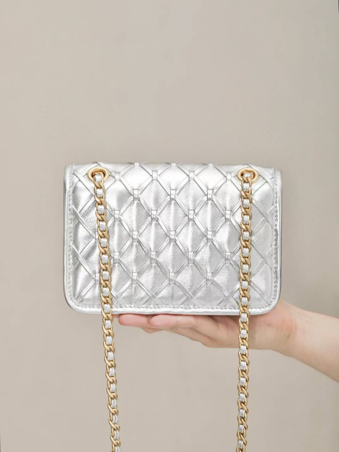 CHANEL 25走秀款編織系列CF口蓋包 銀色