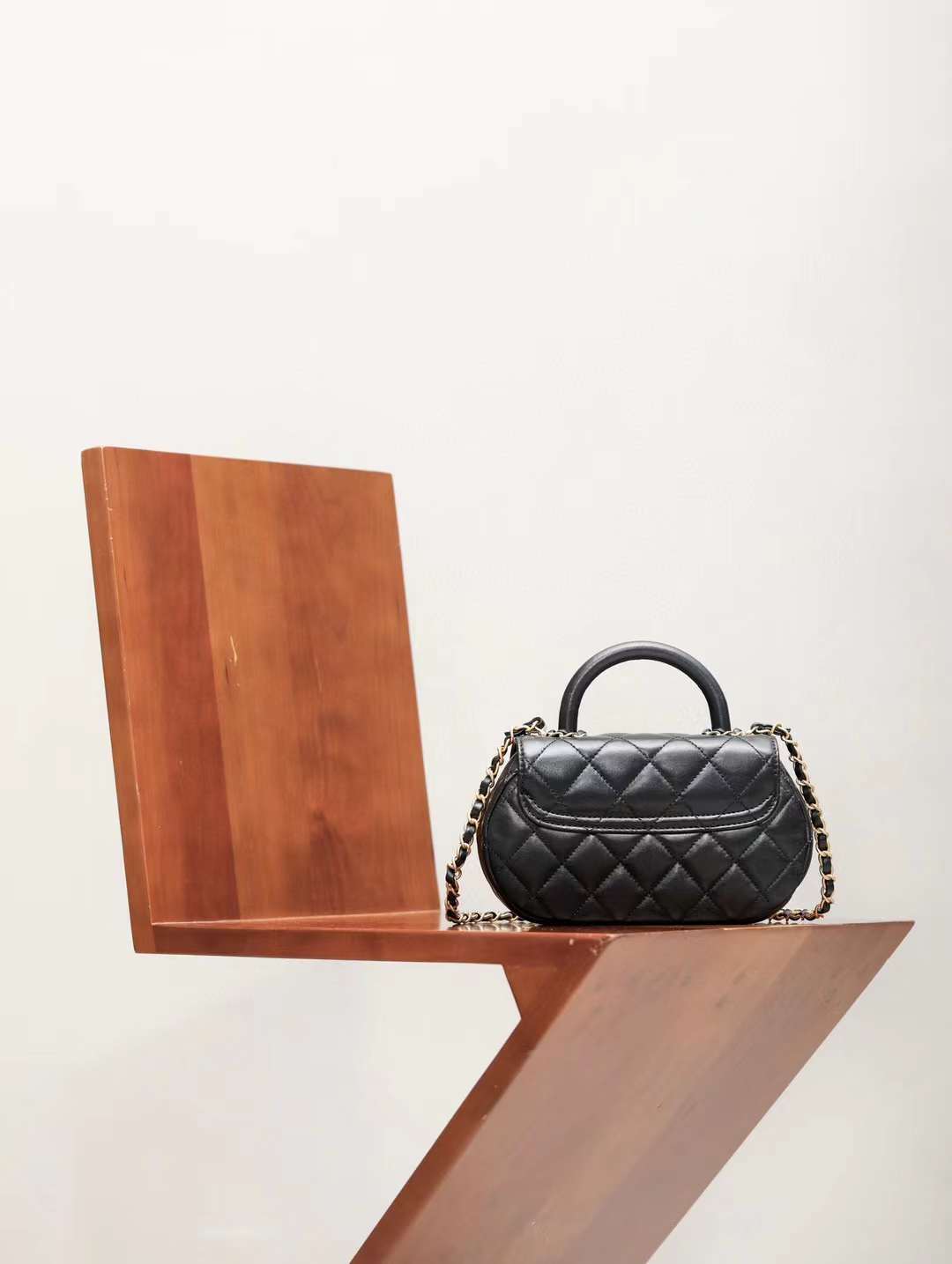 CHANEL 24C 手挽斜背包 黑色