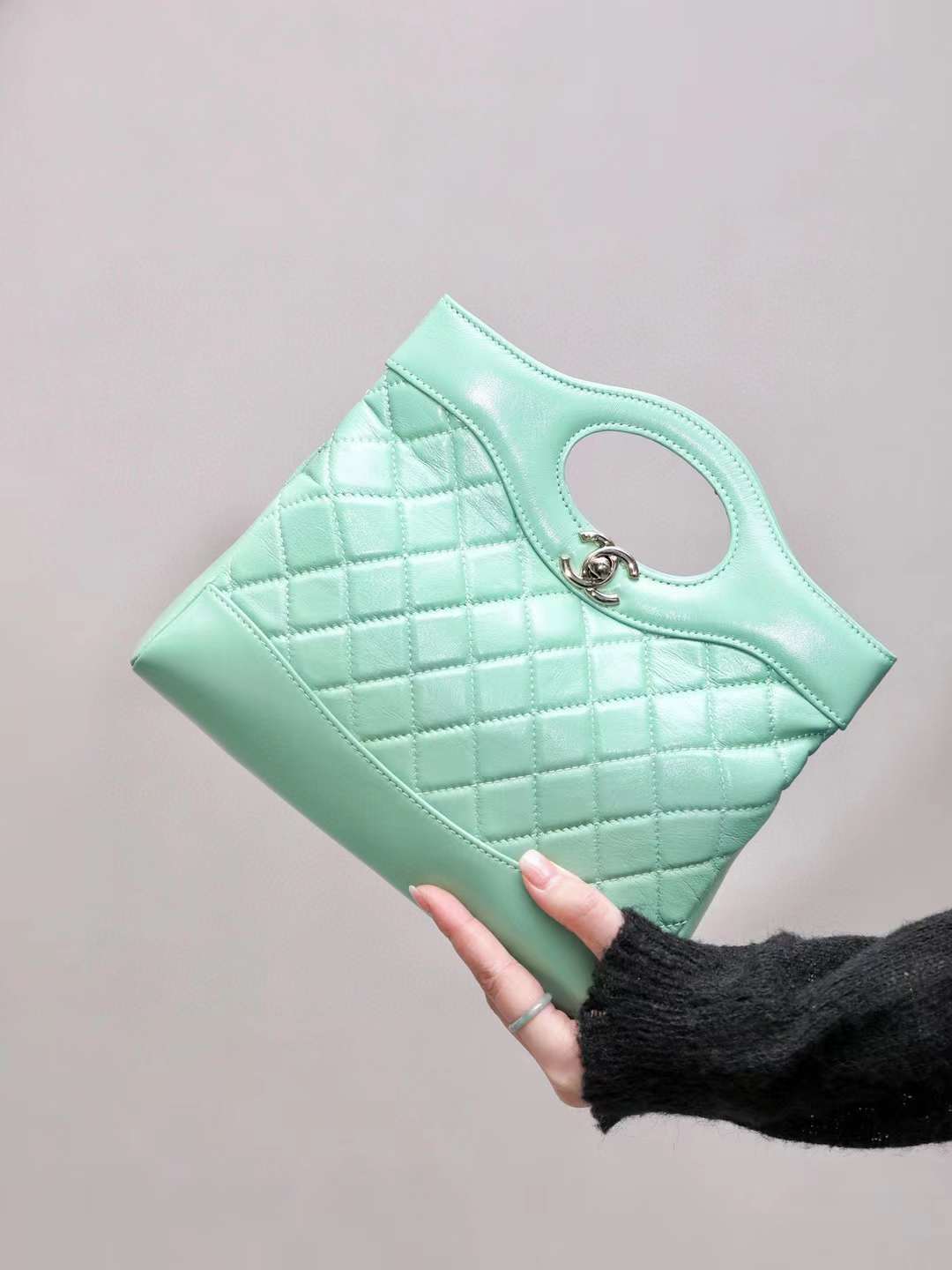 CHANEL 31 BAG 豎版小號 油蠟羊皮經典側背包 綠色