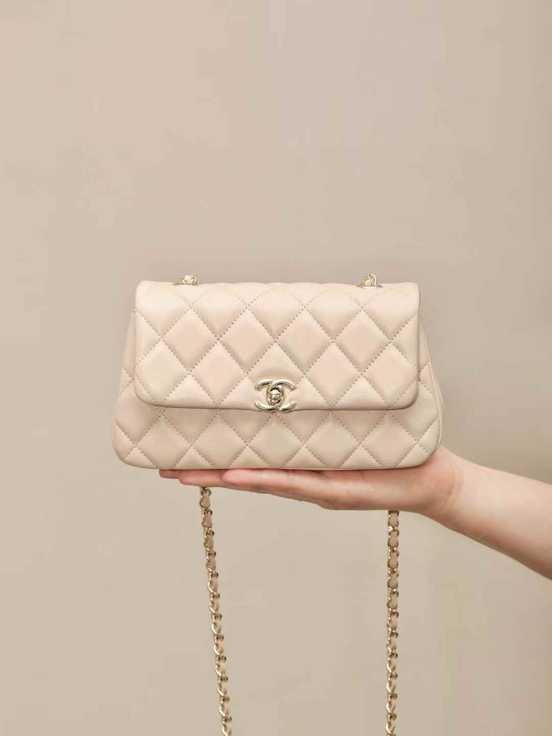 CHANEL 25S鏈條口蓋小廢包(杏色)