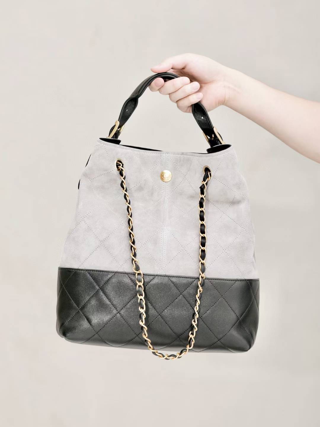 CHANEL 25A麂皮托特包 豎版 灰色