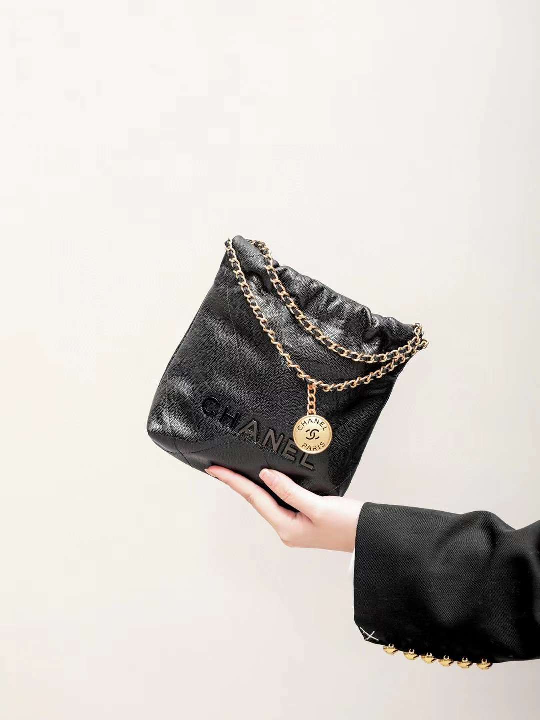 CHANEL 22BAG MINI 魚子醬黑金小水桶包