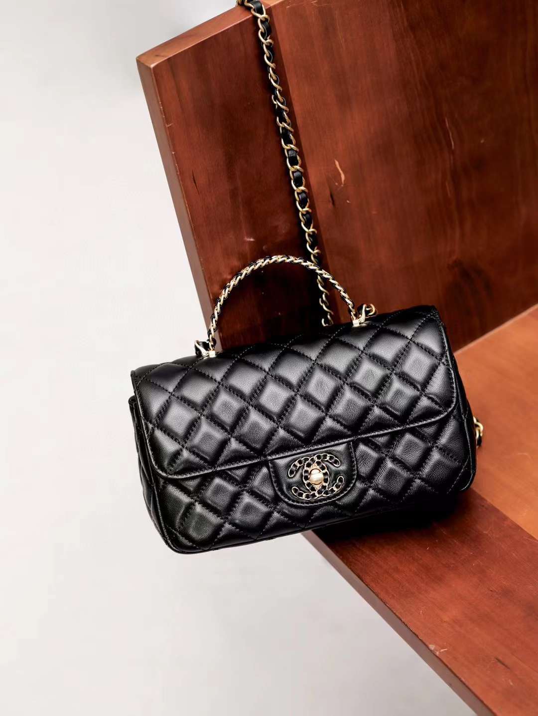 CHANEL 24P 手挽編織字母CF口蓋包