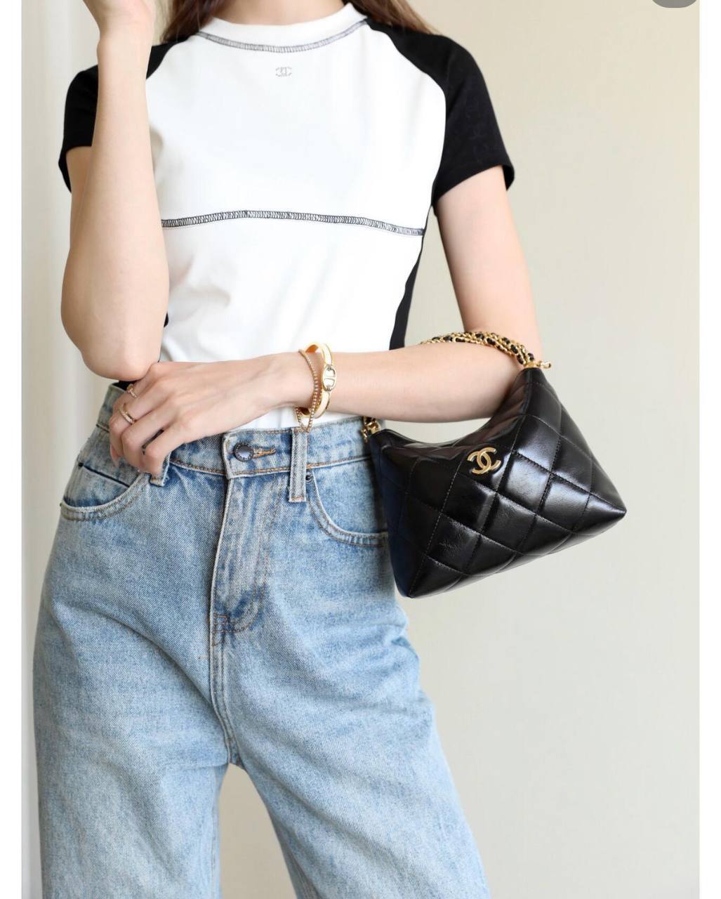 CHANEL 24B 金屬麻花手挽包