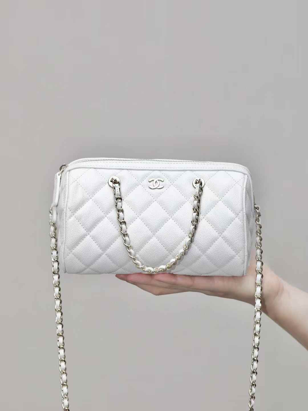 CHANEL 25P鏈條保齡球包 (白)