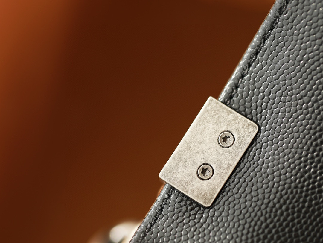 CHANEL LE BOY 魚子醬 20CM 口蓋包