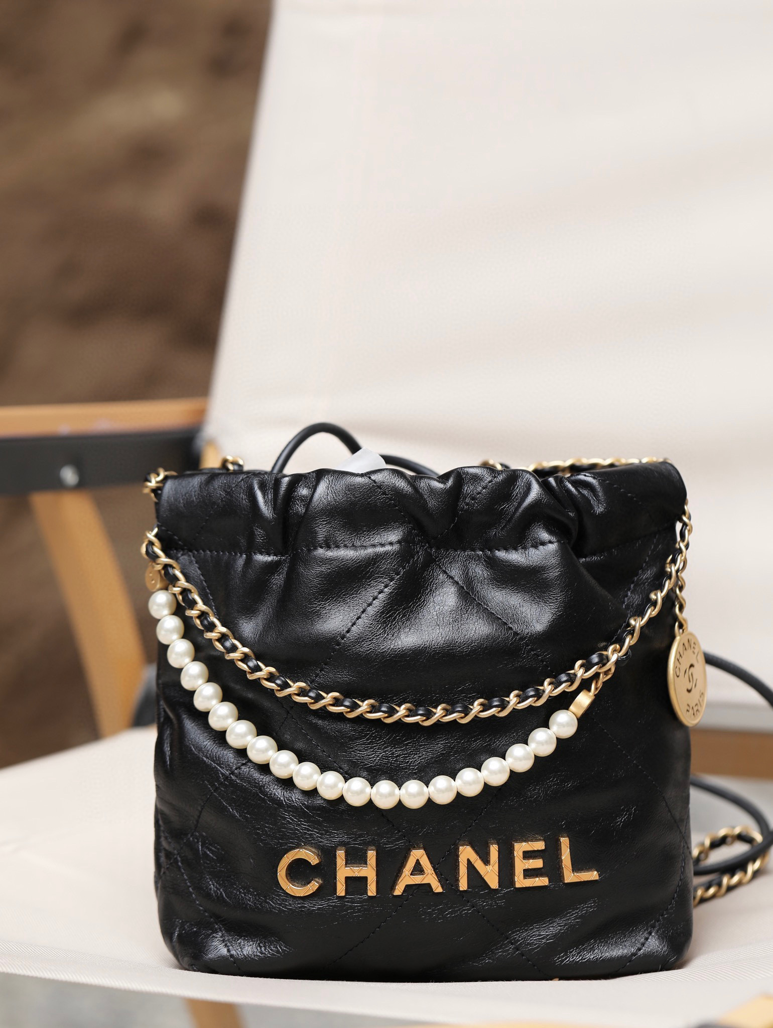 CHANEL 23S 22BAG MINI 珍珠款小水桶包