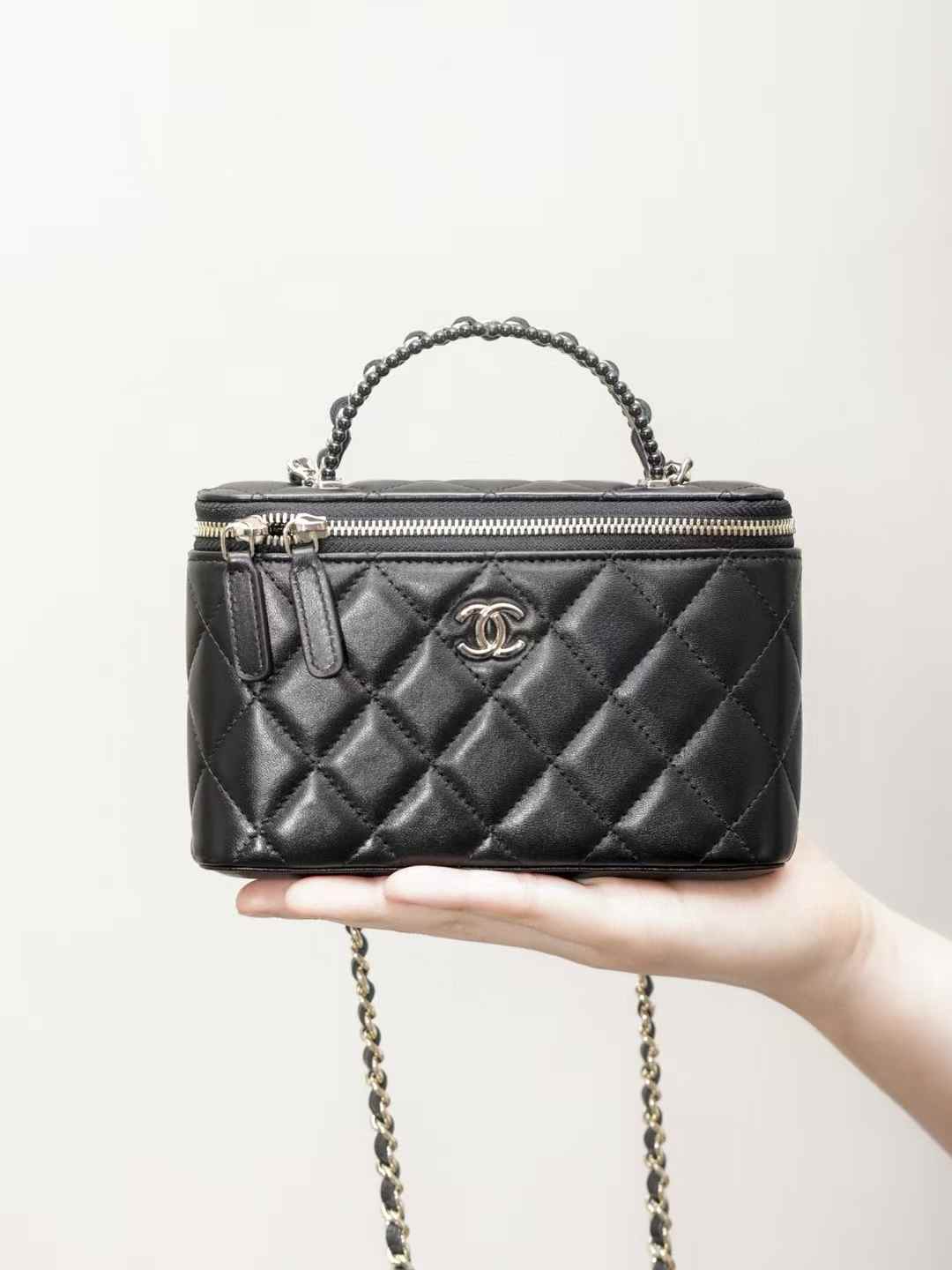 CHANEL 25C 新款特別版珍珠金屬手柄 盒子包