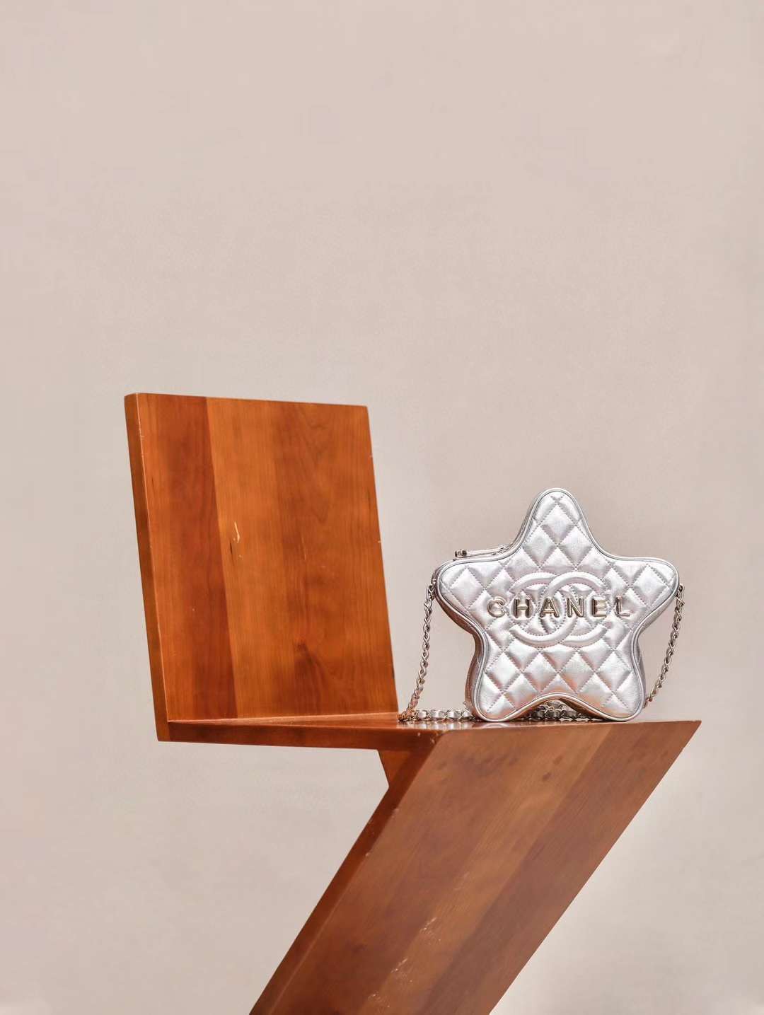 CHANEL 24C 星星斜背包 銀色