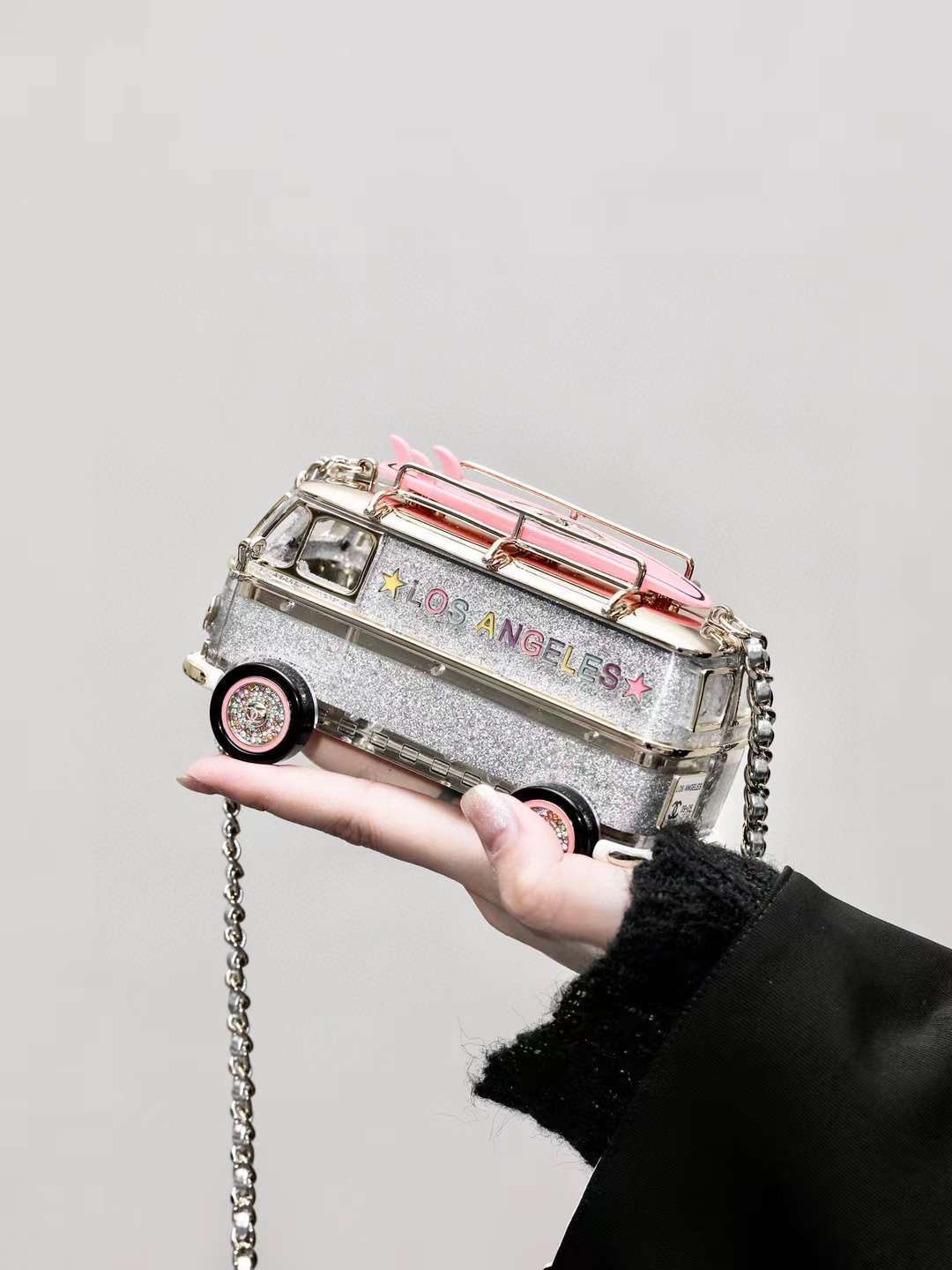 CHANEL 24S 走秀款 壓克力小巴士鏈條包 粉色