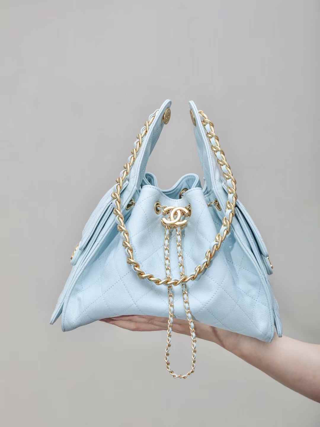 Chanel 25C hobo 抽繩水桶包 早春系列 湖水藍魚子醬