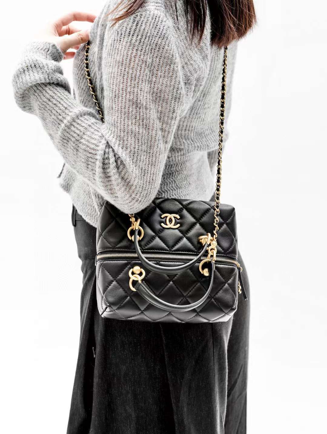 CHANEL 23B 斜背手提方塊包 限量款