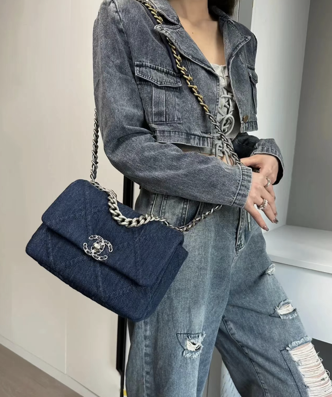 CHANEL 19BAG 深色牛仔包 小號