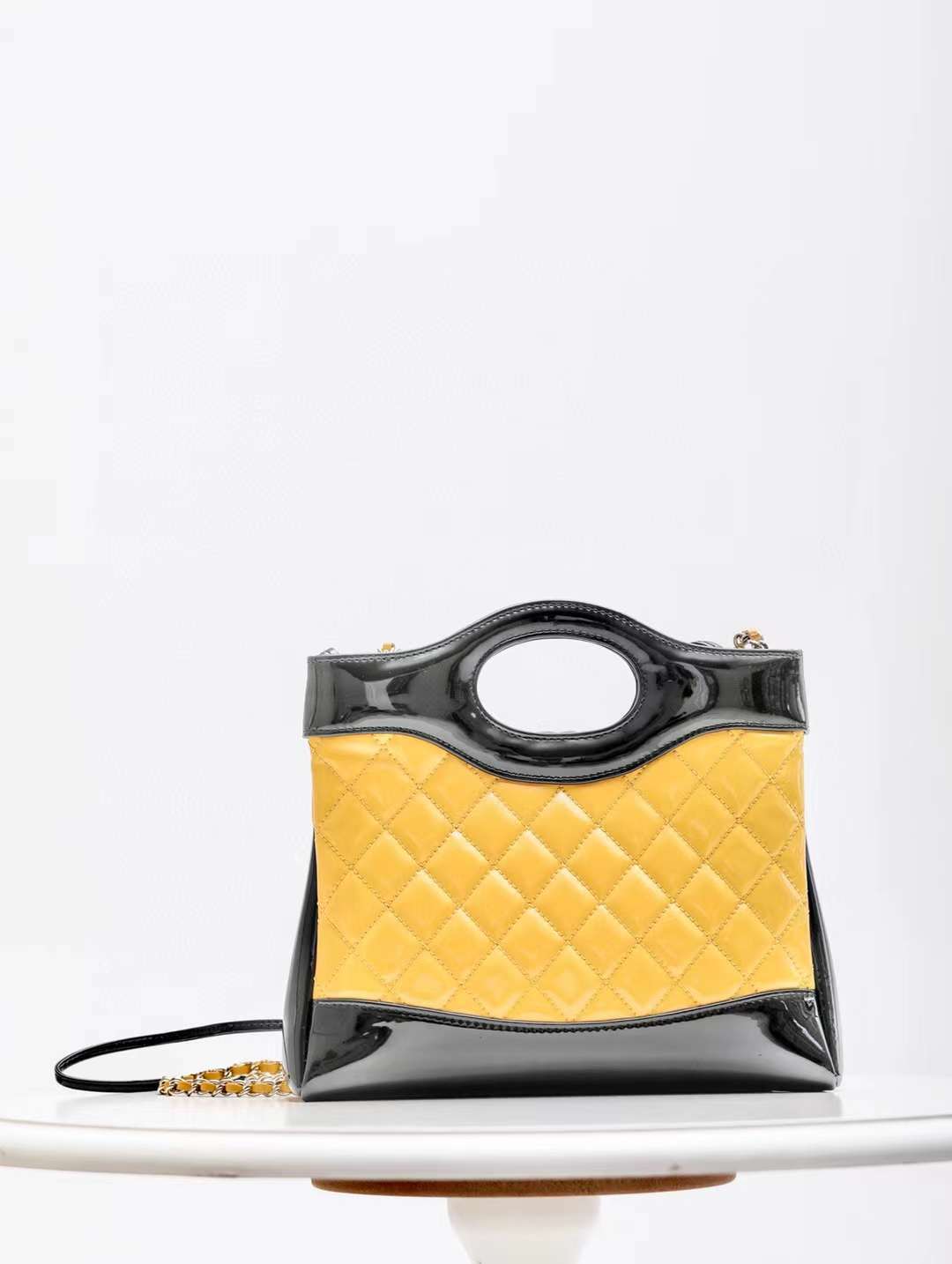 CHANEL 23A 31MINI SHOPPING BAG 經典中古側背包 漆皮黑黃色