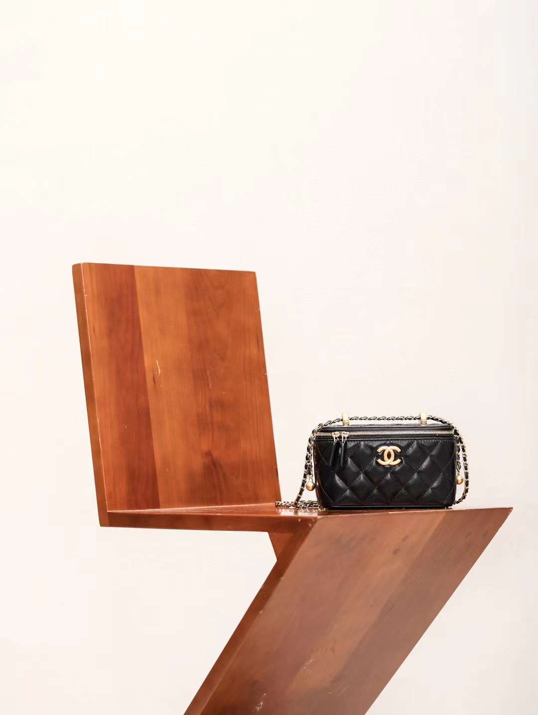 CHANEL 24C 雙金珠化妝盒鏈條包