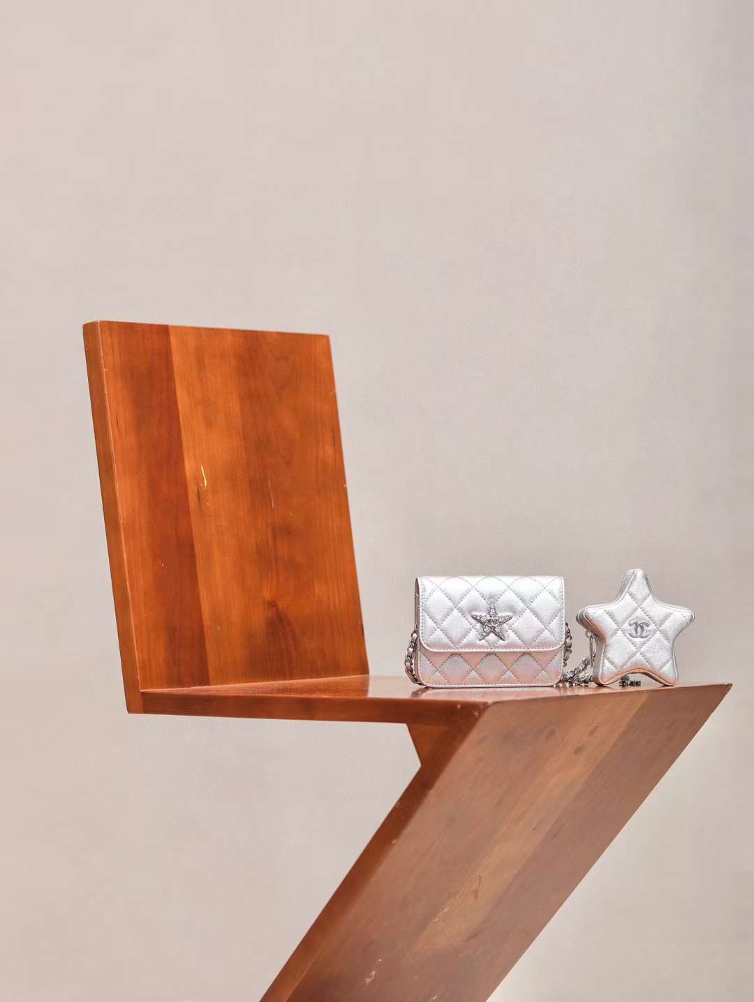 CHANEL 24C 銀色星星腰包/五角星零錢包