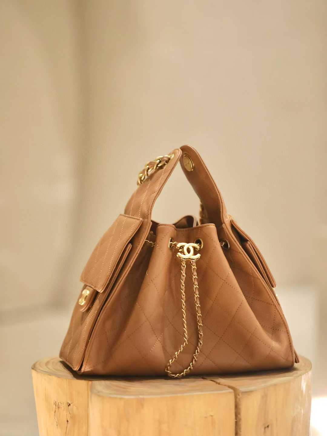 Chanel 25C hobo 抽繩水桶包 早春系列 泰奶色魚子醬