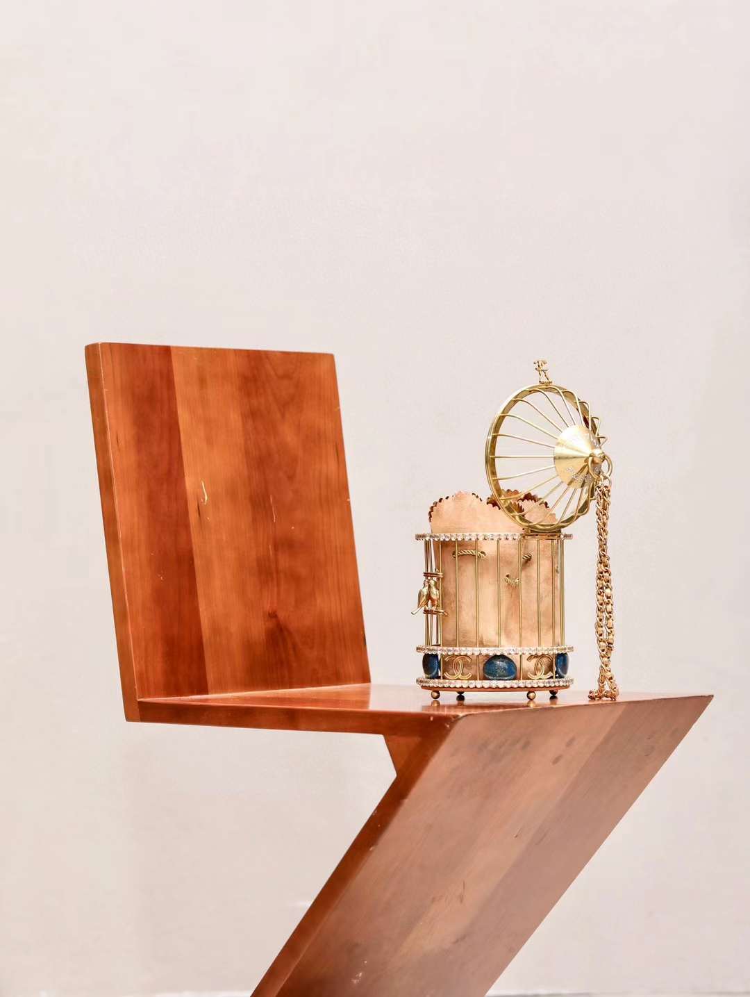 CHANEL 走秀款 金屬鳥籠鏈條包 金色