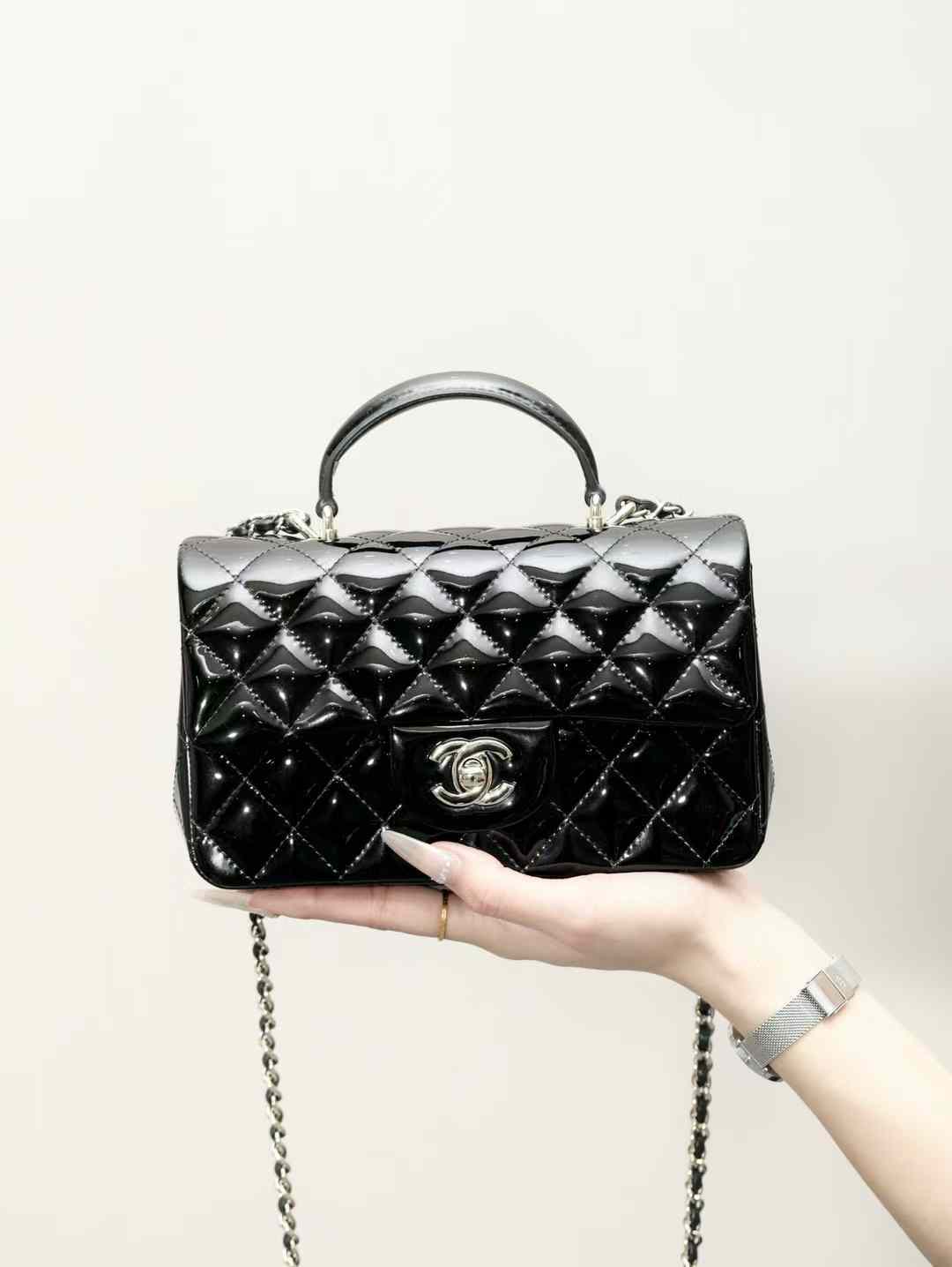 CHANEL 24A 手挽CF 漆皮口蓋包