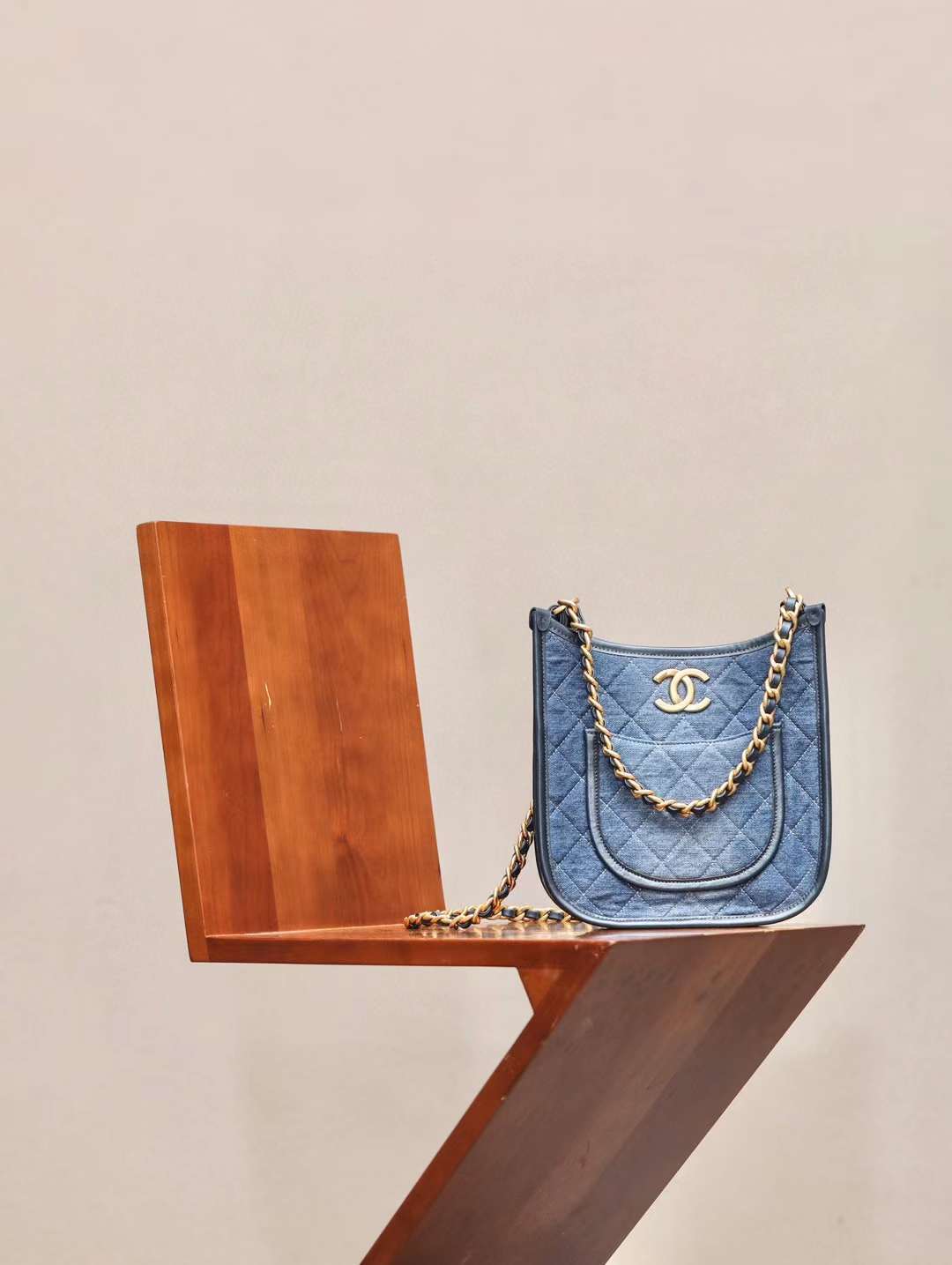 CHANEL 24S 牛仔丹寧HOBO 豎版