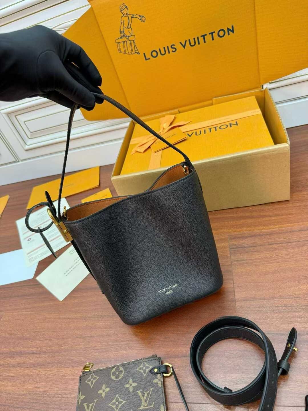 LV Tacquemu 水桶包