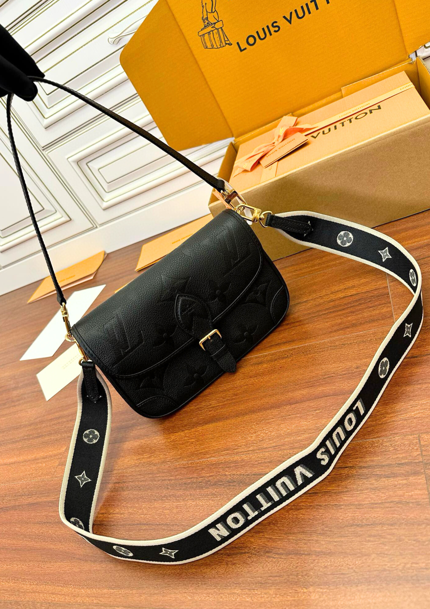 LV DIANE 法棍手袋 黑色 M46386