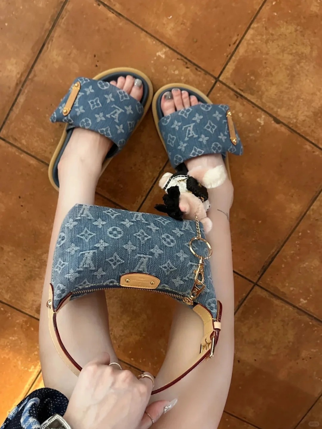 LV HILLS POCHETTE 丹寧牛仔飯盒包 M82949 最新芯片版本