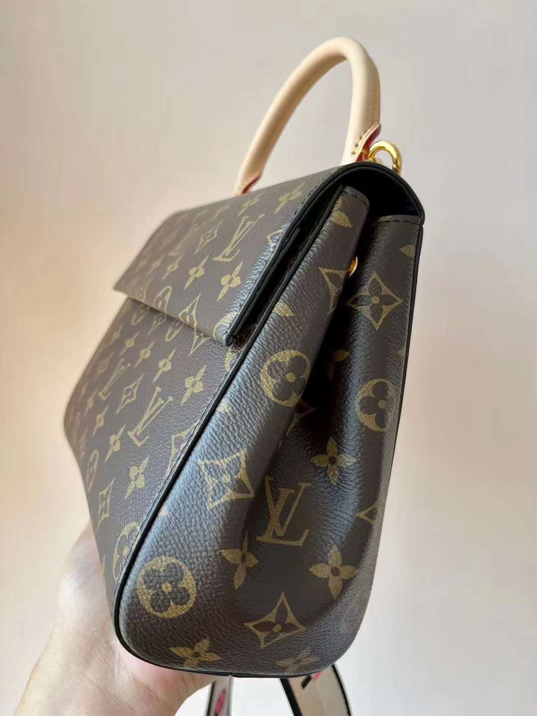 LV CLUNY BB 手袋 寬肩帶側背包 M46372