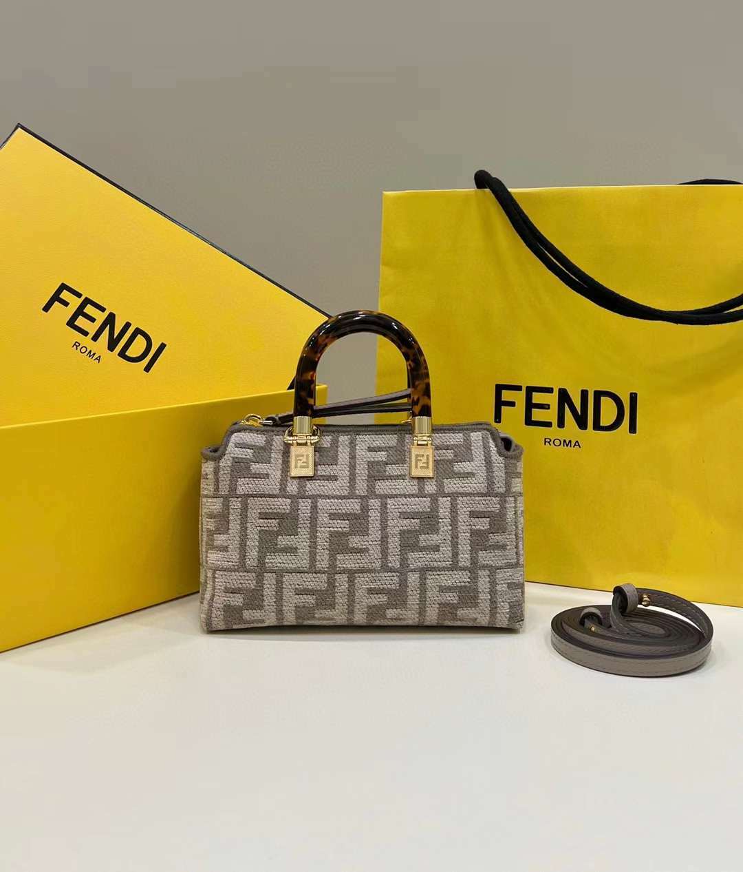 FENDI BY THE WAY 鴿子灰織錦布料 MINI 波士頓包