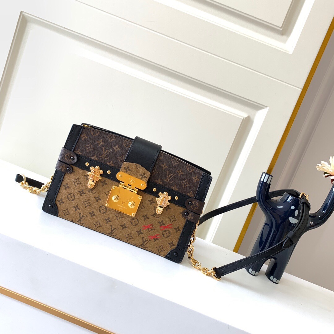 LV TRUNK CLUTCH 斜背包