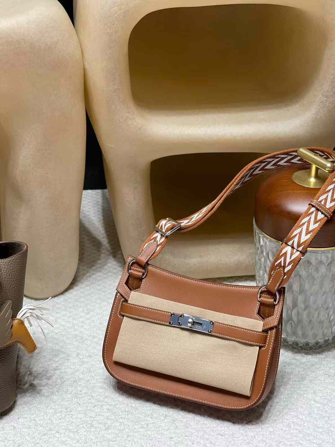 HERMES MINI JYPSIERE SWIFT皮 37金棕 銀扣 吉普賽包