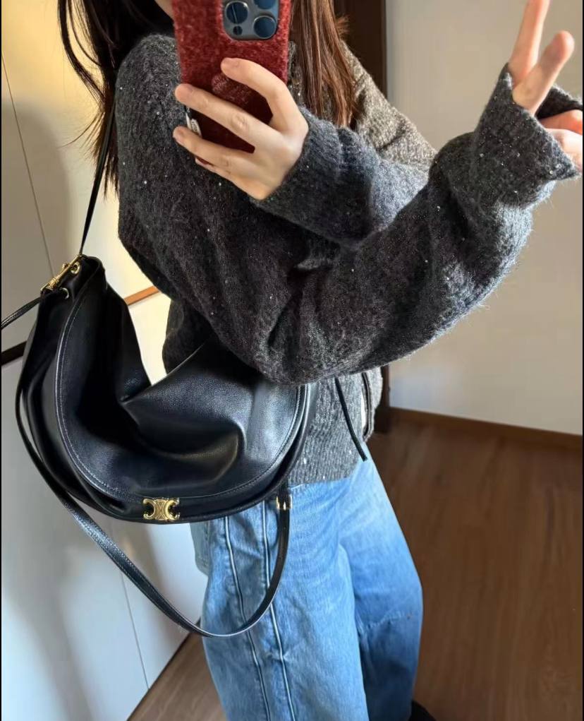 CELINE Halfmoon Soft Triomphe 半月形手袋