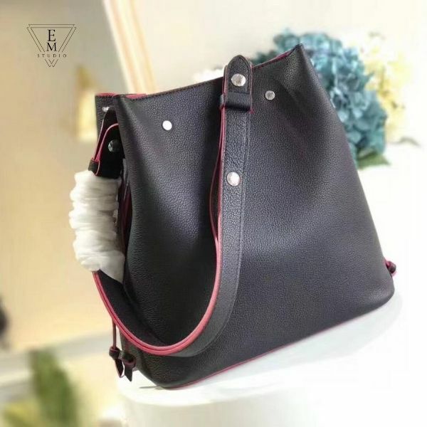 LV LOCKME BUCKET 水桶包