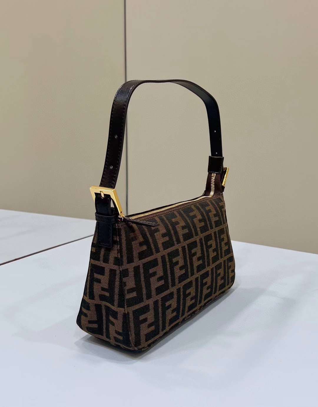 FENDI ZUCCA 老花中古腋下包