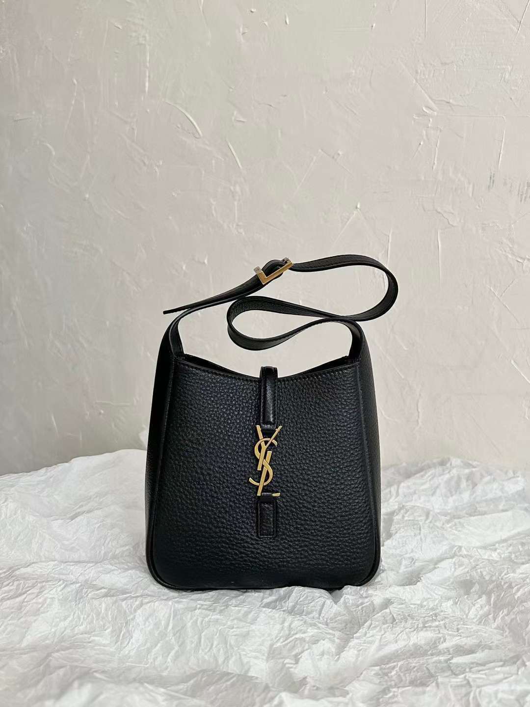 Y*L LE5A7 MINI HOBO 肩背包/手提包