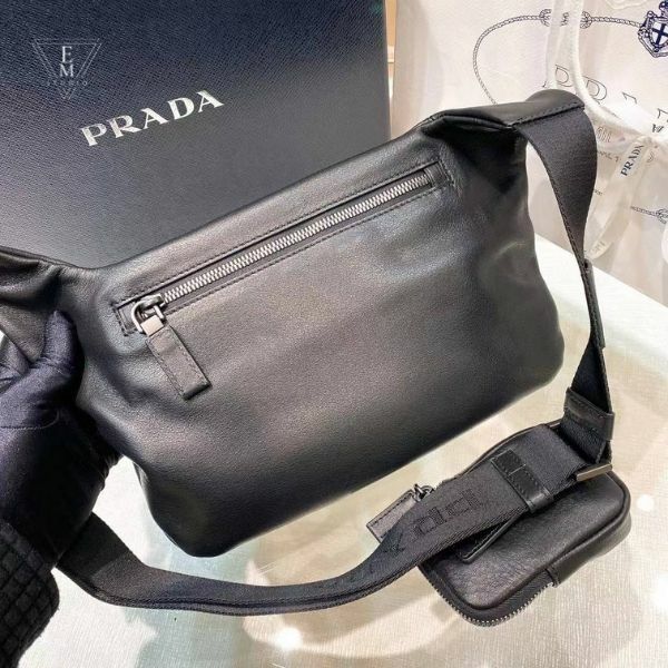 PRADA LEATHER SHOULDER 斜背包