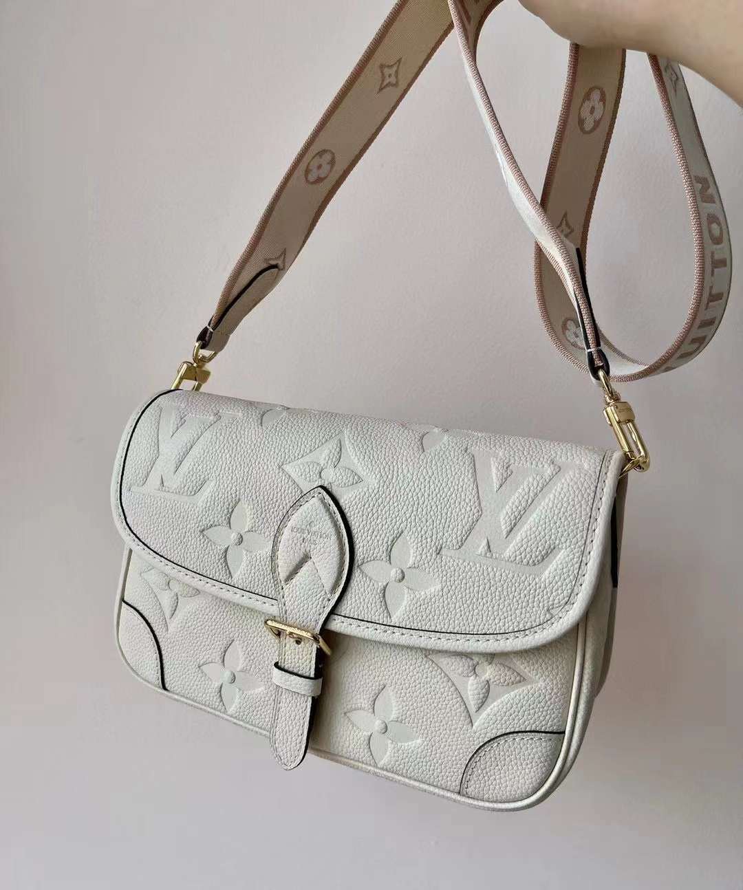 LV DIANE 法棍手袋 奶油白色 M46388