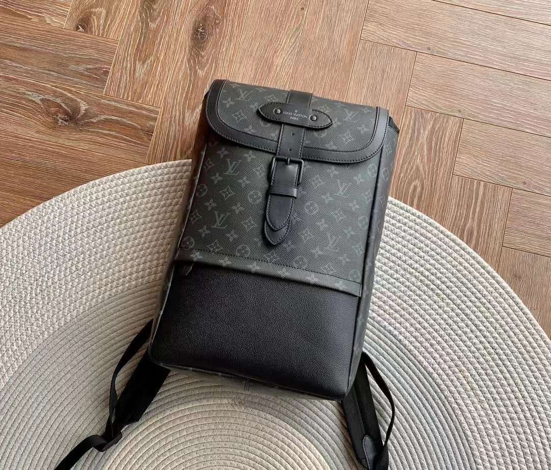 LV SAUMUR 雙肩後背包 M45913