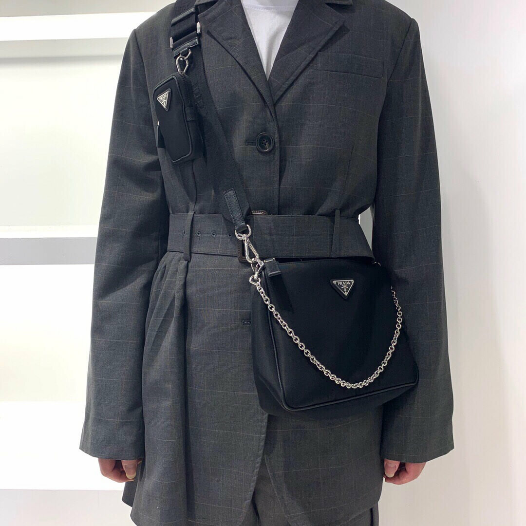 PRADA RE-NYLON 再生尼龍和SAFFIANO 皮革單肩包