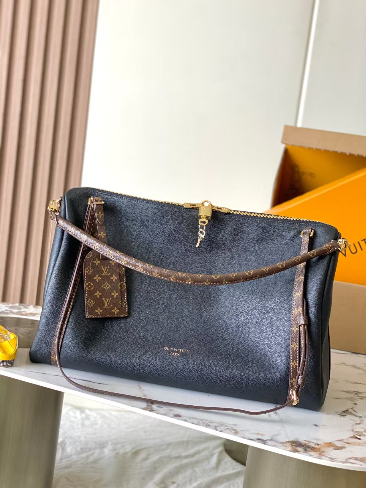 LV express 秀款秋冬新款 (MM / Large) 油蠟皮款/牛皮款