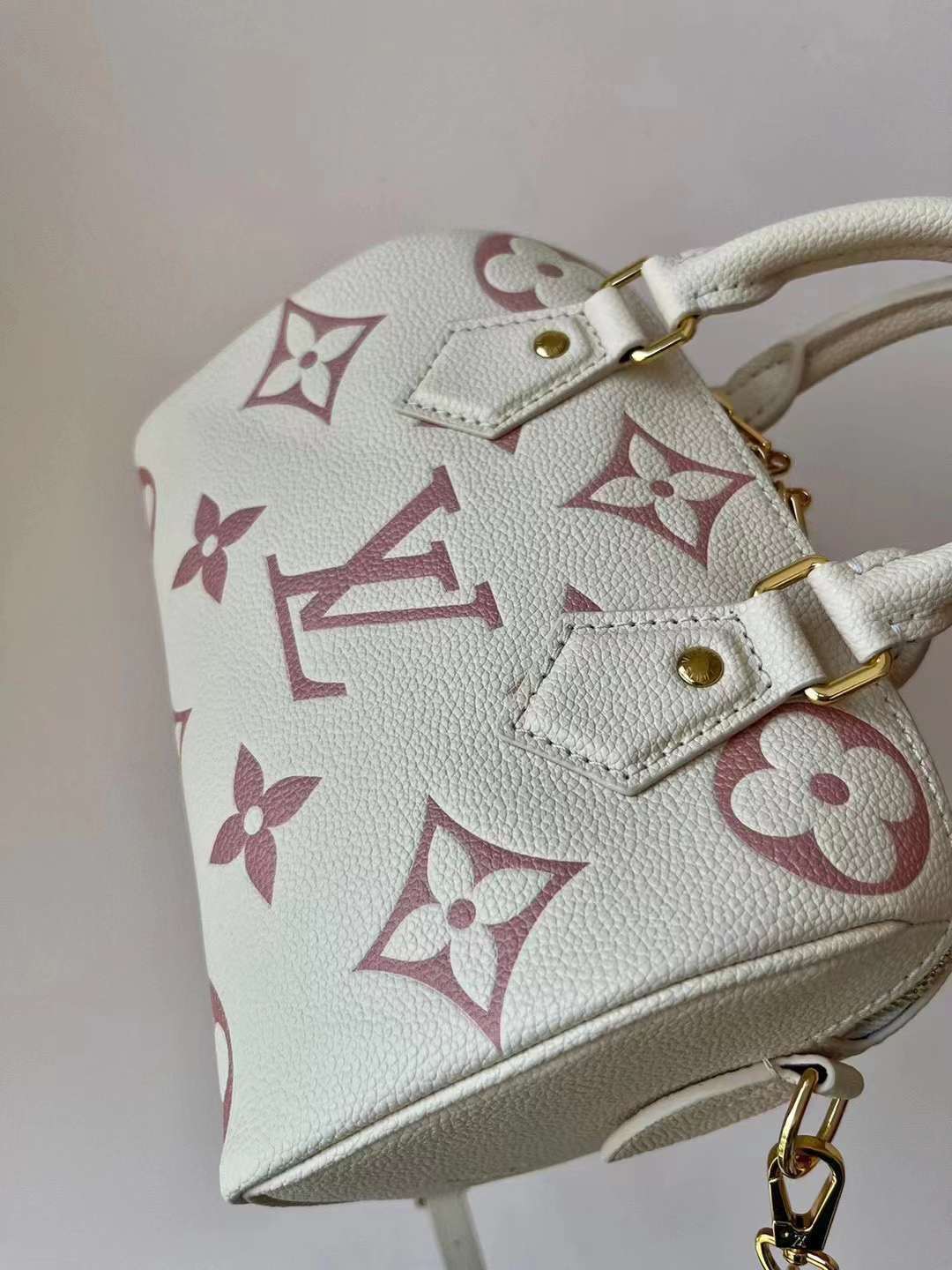 LV SPEEDY BANDOULIÈRE 20 草莓牛奶色手提包