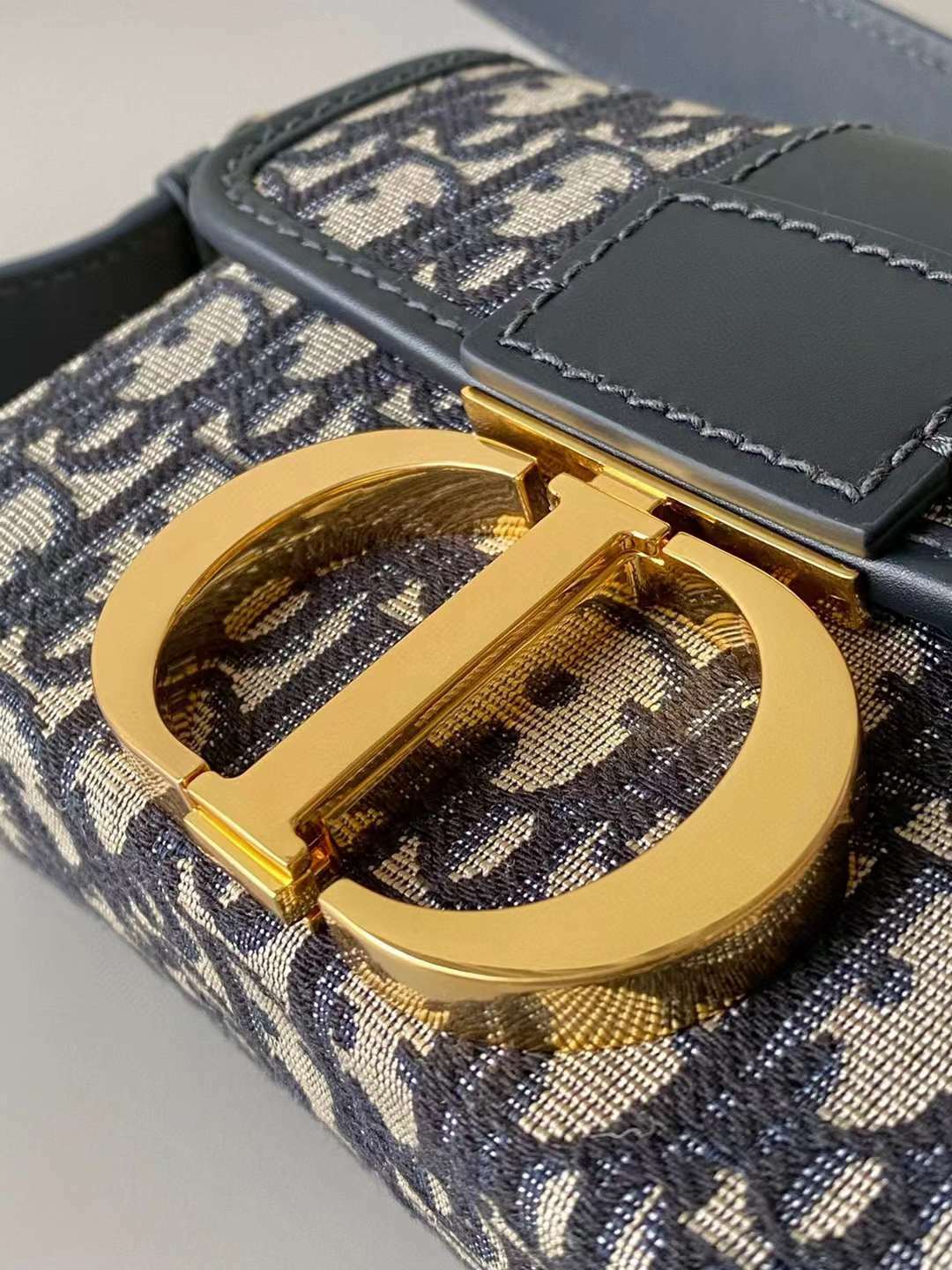 DIOR 30 MONTAIGNE 藍色箱型蒙田包 MINI