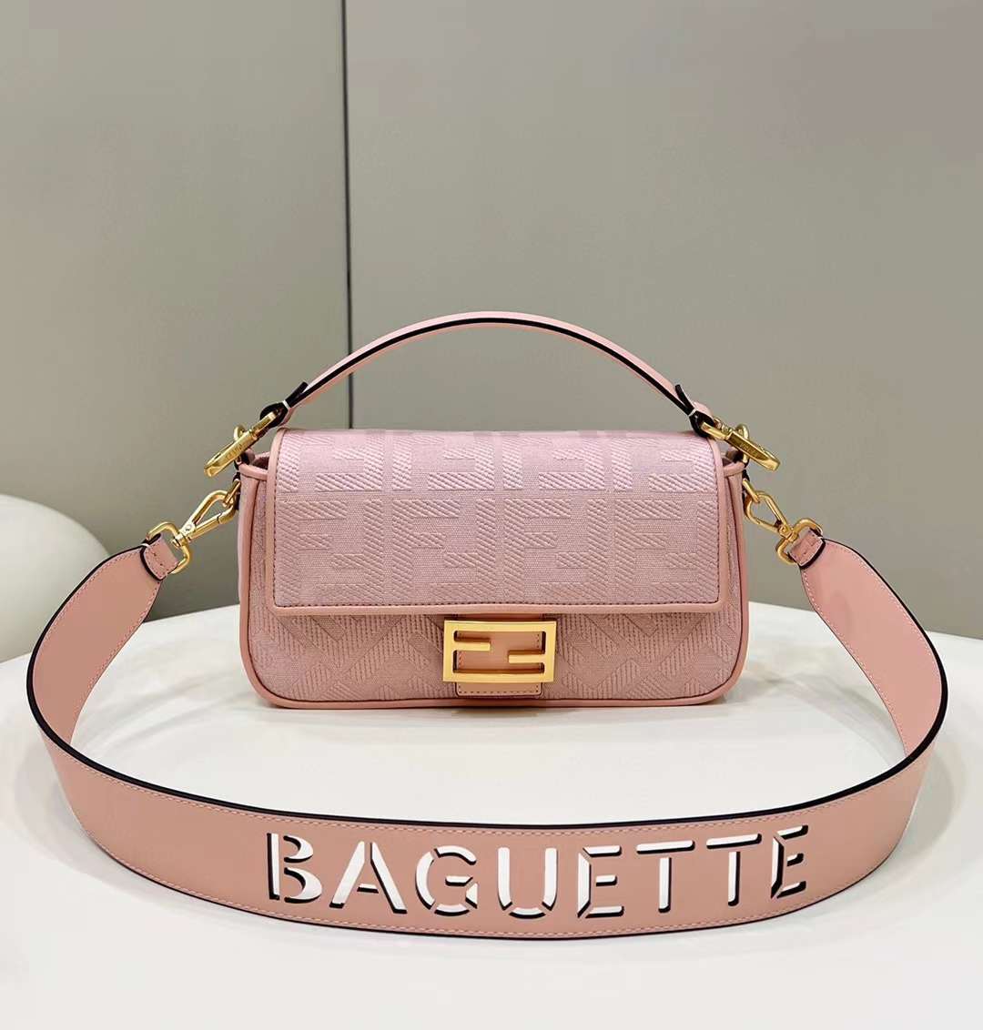 FENDI BAGUETTE 簍空字體背袋帆布法棍包 (三色)