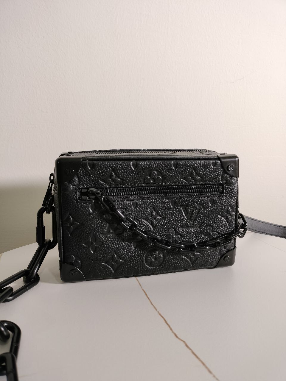 LV MINI SOFT TRUNK 黑色壓花盒子包