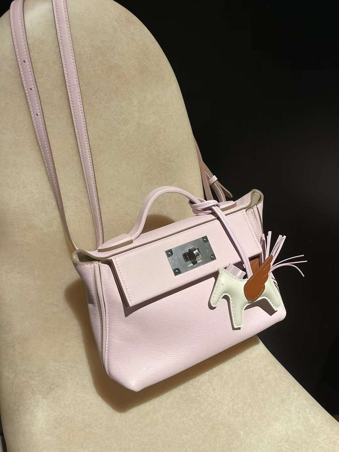 HERMES 2424 09夢幻粉紫內拼10奶昔白 銀扣 21/29